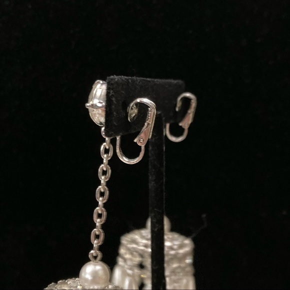 Vintage Pearl rhinestone chandelier earrings 2.5" - Picture 5 of 7